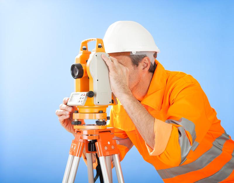 Ile kosztuje wytyczenie działki przez geodetę? Przewodnik po cenach usług geodezyjnych
