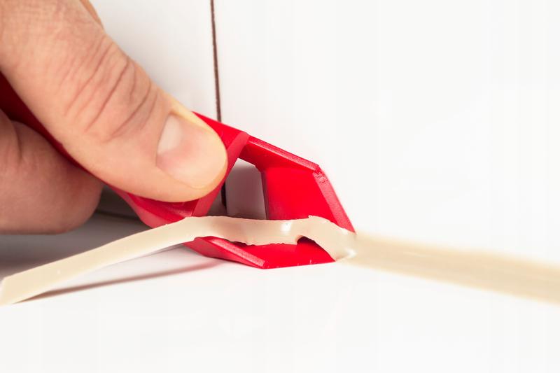 Skuteczne metody na usunięcie silikonu z drewna bez uszkadzania jego powierzchni