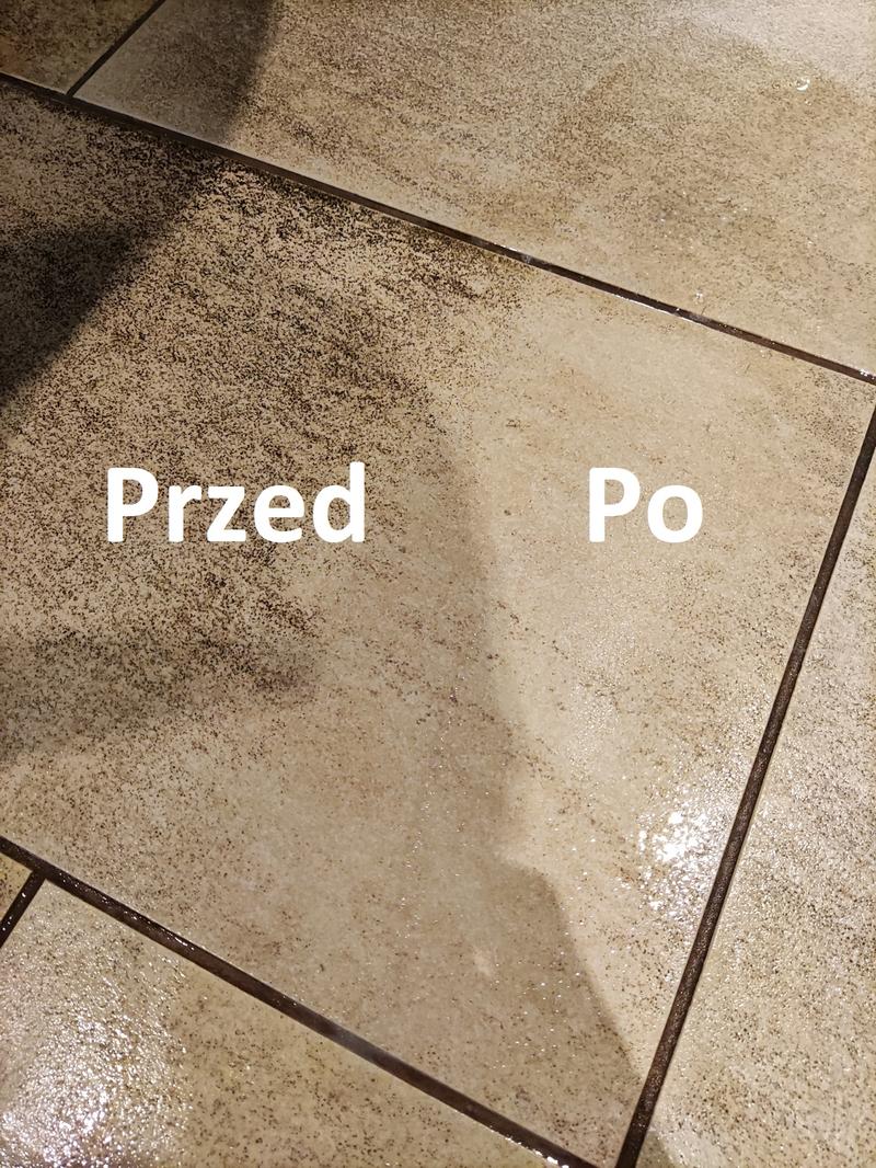 Mycie kafelek w kuchni