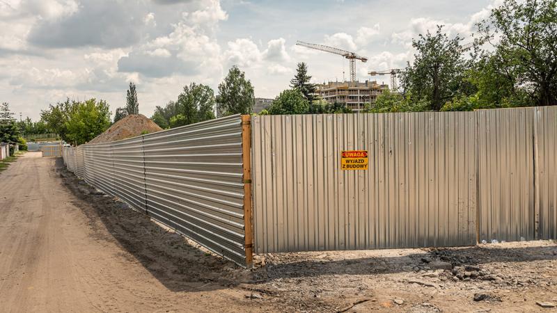 Przepisy dotyczące ogrodzeń budowlanych