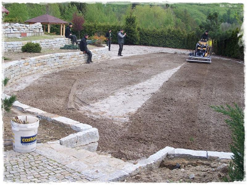 Wyrównanie powierzchni pod trawnik