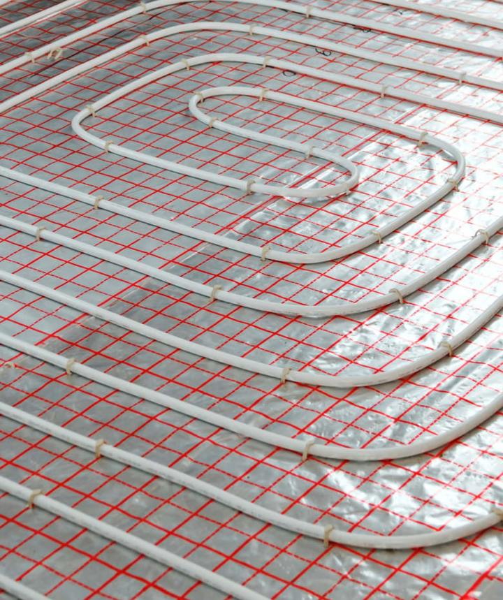 Montaż folii grzewczej podłogowej