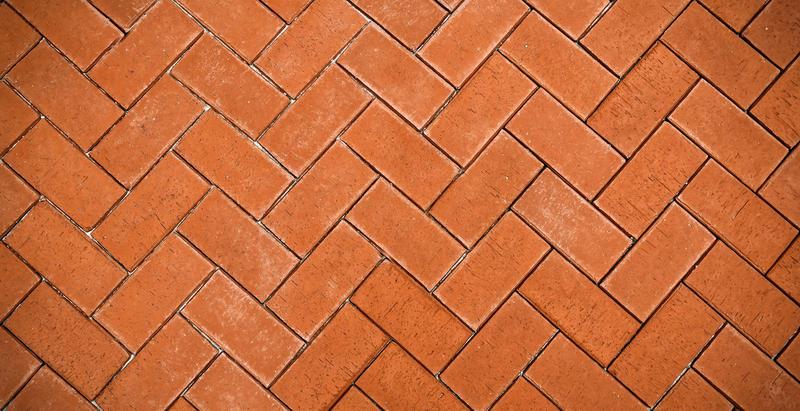 Zalety i wady płytek na podłogówkę