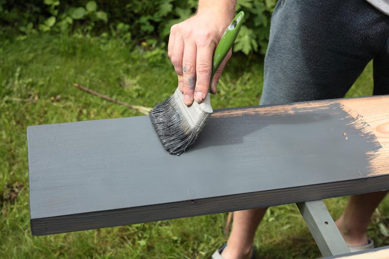 Jak malować deski elewacyjne, by oszczędzić na kosztach i znieść zniszczenia?